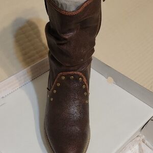 Rebels Vegan Distressed Brown Boot Size 7.5